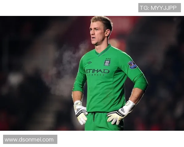 足球球星定制款苹果14Plus手机壳个性化设计彰显运动魅力